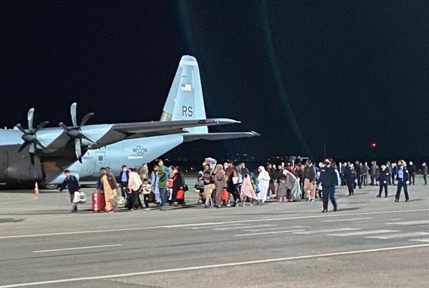 Afganët në Kosovë, dy fëmijë dërgohen për trajtim në spital