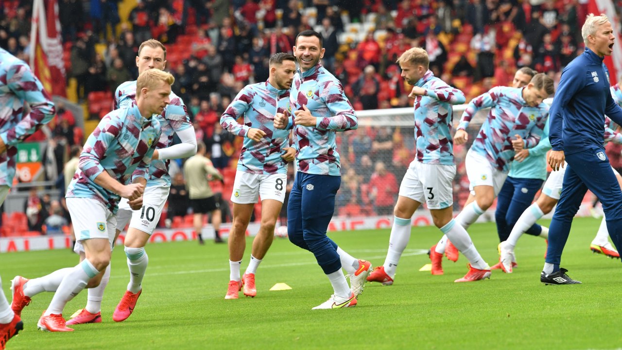 Historike për shekullin e 21-të, Burnley befason me detajin e veçantë para Liverpoolit