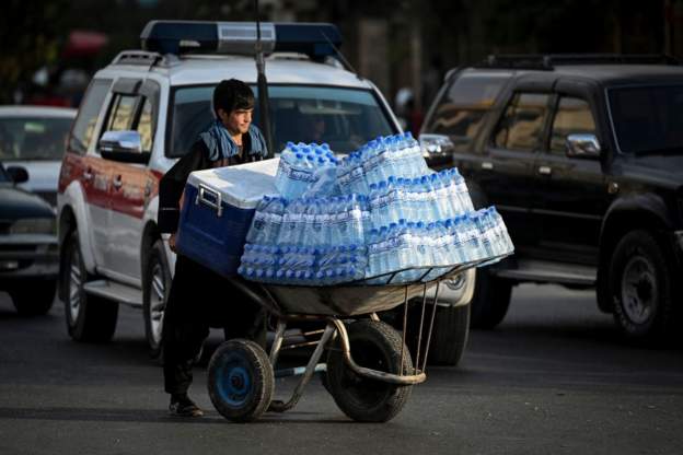 Jeta në Afganistan një ditë pas largimit të SHBA-së: Duam bukë dhe ujë