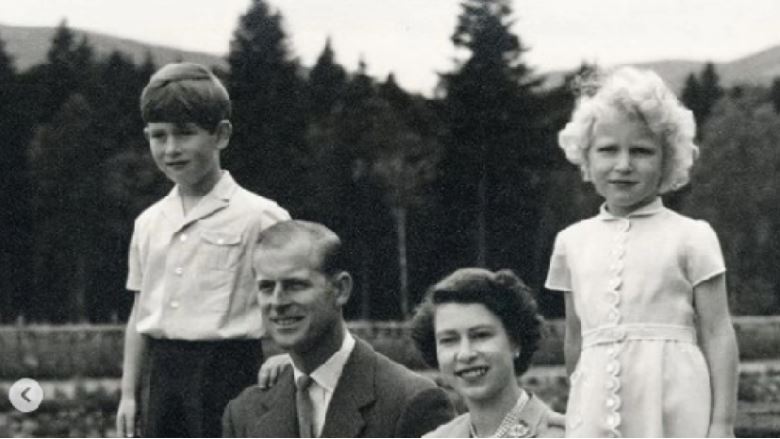 Publikohet fotografia e rrallë e familjes mbretërore britanike, 70 vite më parë