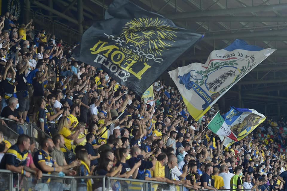 Tragjike në Itali, tifozi humb jetën duke pritur të shohë ndeshjen në stadium