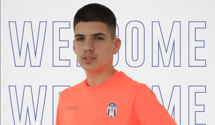 Zyrtare: Sytë nga akademia, Tirana firmos me portierin 18-vjeçar