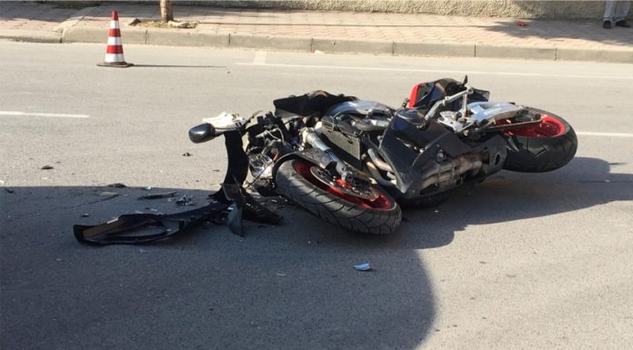 Motori përplas këmbësoren, lëndohet 55 vjeçarja në Tiranë