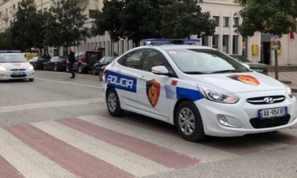 Plagosi me thikë 56-vjeçarin në Lushnje, arrestohet autori