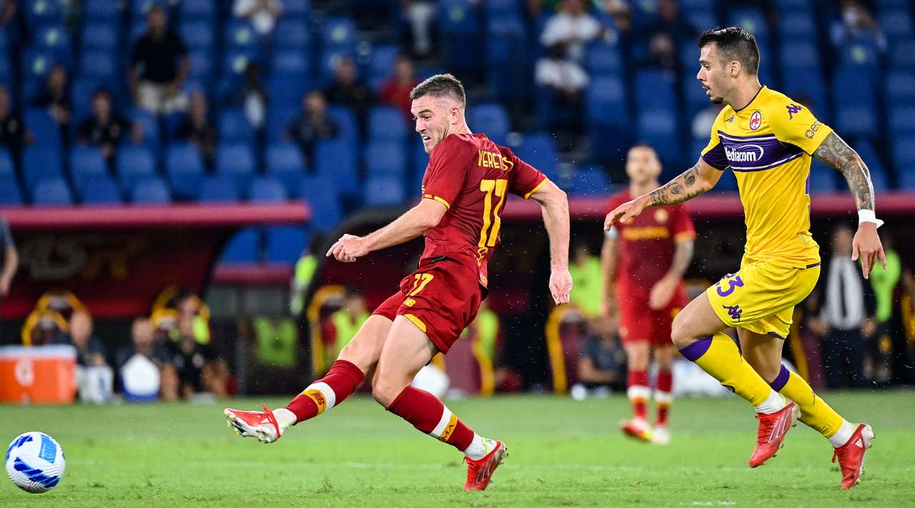 VIDEO/ Napoli mund debutuesit me 10 lojtarë, Roma e Fiorentina dhurojnë spektakël