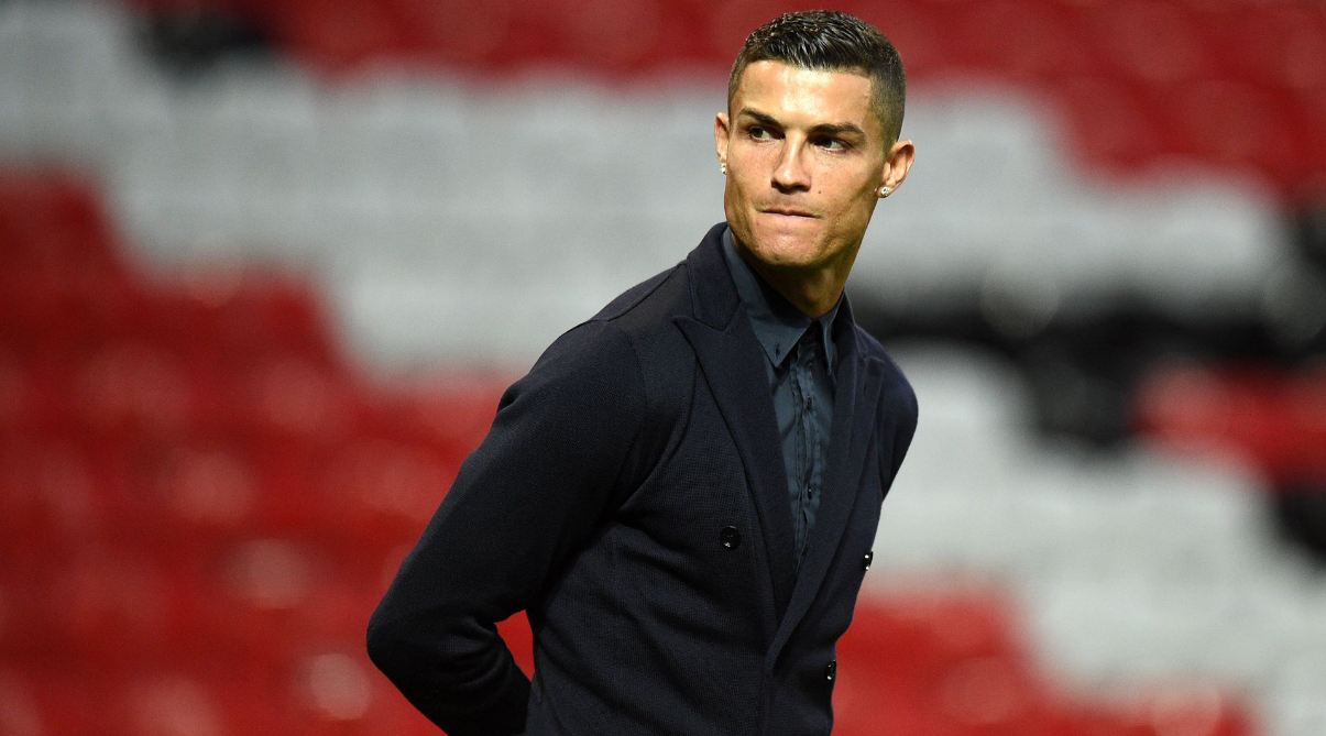 Ronaldo në stol në “premierën” ndaj Udinese, hera e parë në 18 vitet e fundit