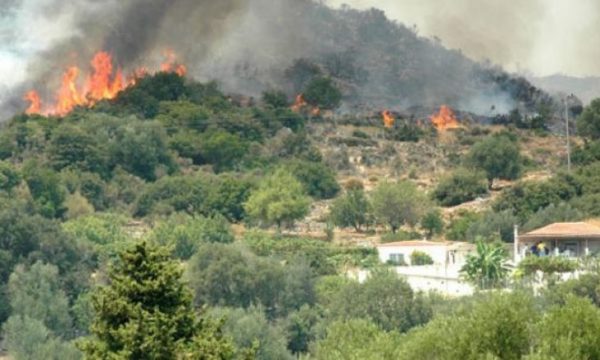 Situata me zjarret në Kosovë, katër vatra aktive