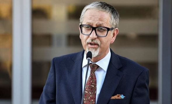 Rritja drastike e rasteve me Covid-19, Vitia mbledh edhe kryetarët e komunave për masa të reja