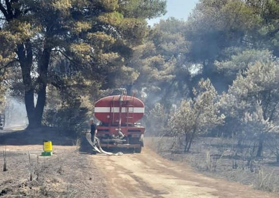 Zjarri në Gjirokastër, dërgohet i asfiksuar në spital një ushtar i Forcave të Armatosura