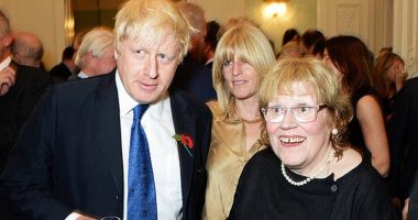 Kryeministri britanik humb nënën