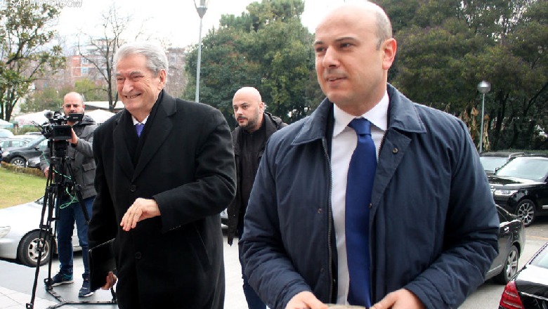 Basha e përjashtoi, reagon dhëndri i Berishës: Hero i demokracisë, burri më i ndershëm në vend
