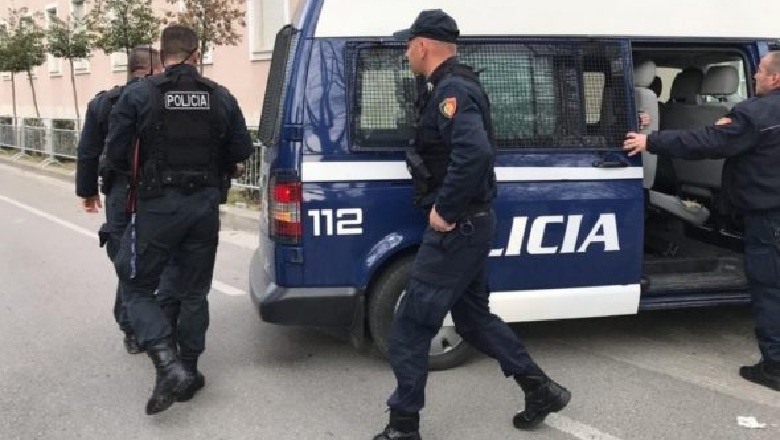 Iu gjet një automatik dhe kanabis në banesë, arrestohet një 40-vjeçar në Korçë