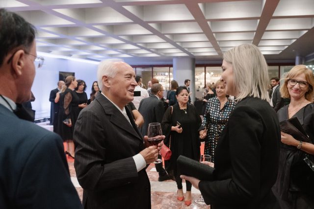 Inaugurimi i TKOB, ministrja e Kulturës mirëpret personalitetet e rëndësishme shqiptare