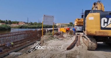 Shkelen afatet për ndërtimin e urës së Darëzezës, banorët: Nuk është bërë, do na kapë behari tjetër