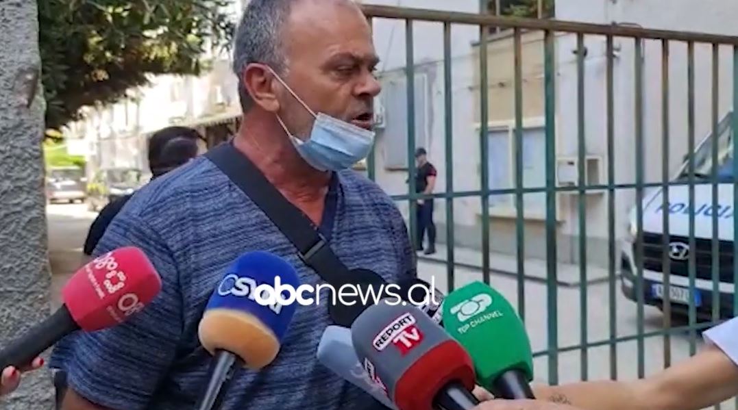 Djali pas hekurave për dhunë në familje, babi kërkon lirinë: Nuk është i rrezikshëm, po e mbajnë peng