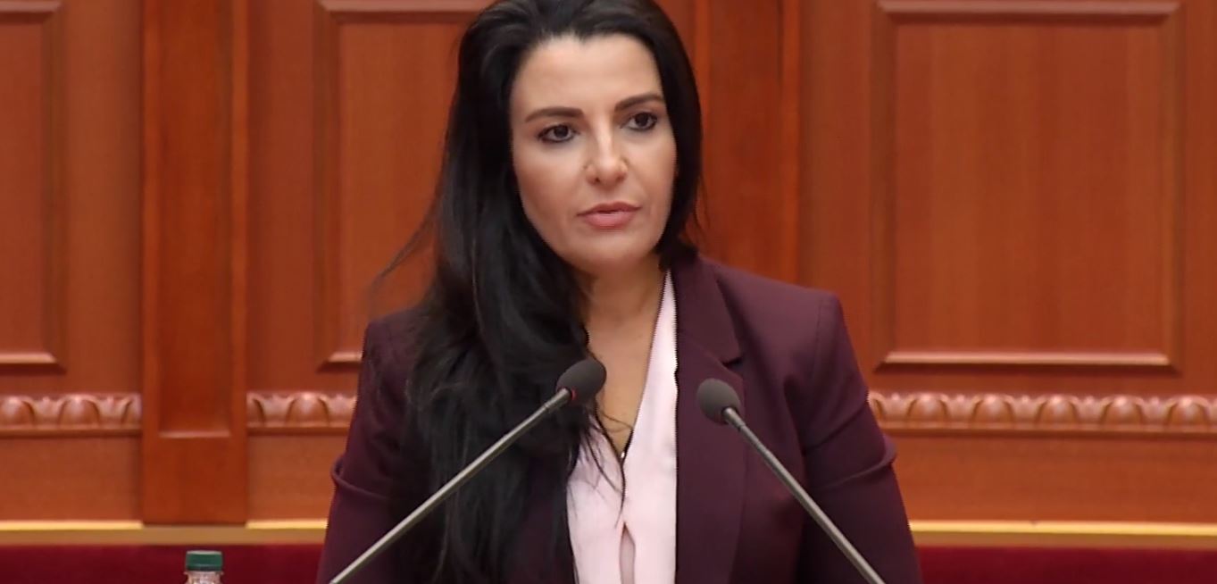 Balluku: Brenda mandatit të tretë mbarojmë tre porte dhe dy aeroporte, Shqipëria bëhet me tre hekurudha