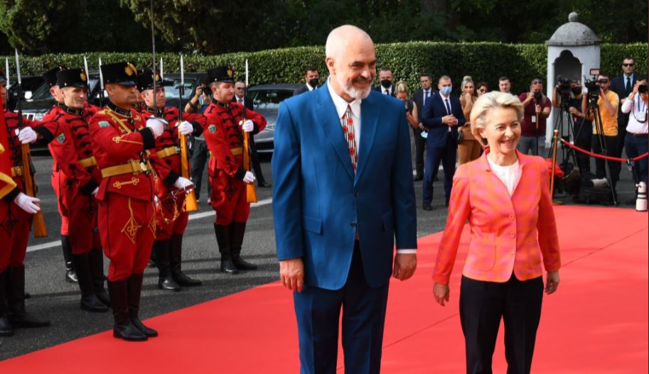 Von Der Leyen pas takimit me Ramën: E ardhmja e Shqipërisë është në BE, përparim në Reformën në Drejtësi