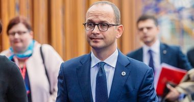 Bushati intervistë për gazetën greke: Lënia e Ballkanit Perëndimor në cepin e Europës, një dorëzim strategjik