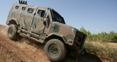 Greqia teston “bishën” me katër rrota që merr para çdo lloj terreni