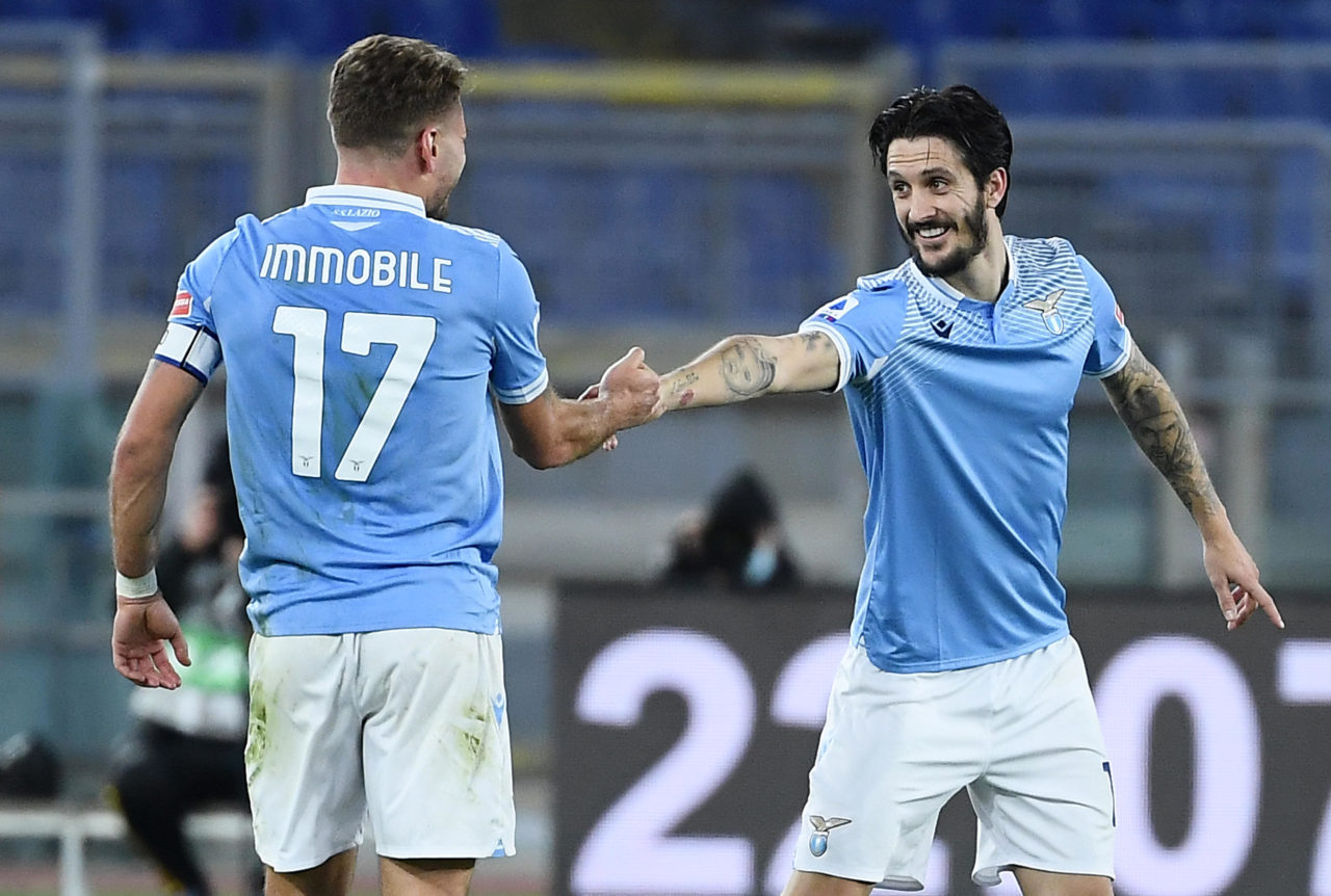 U kritikua për paraqitjet e tij me Italinë, dy lojtarët e Lazios i dalin në mbrojtje Immobiles