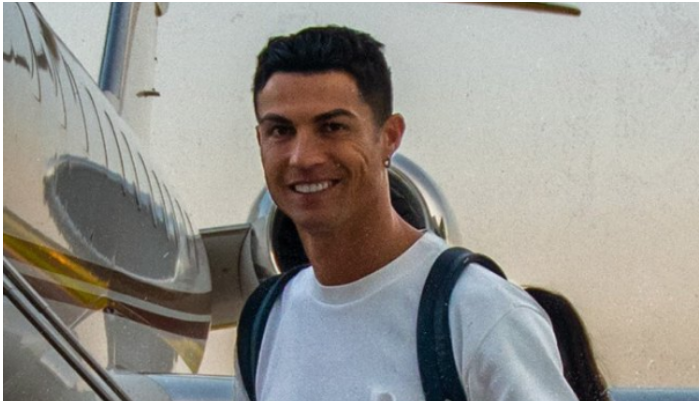 Ronaldo më në fund mbërrin në Manchester, ja kur debuton