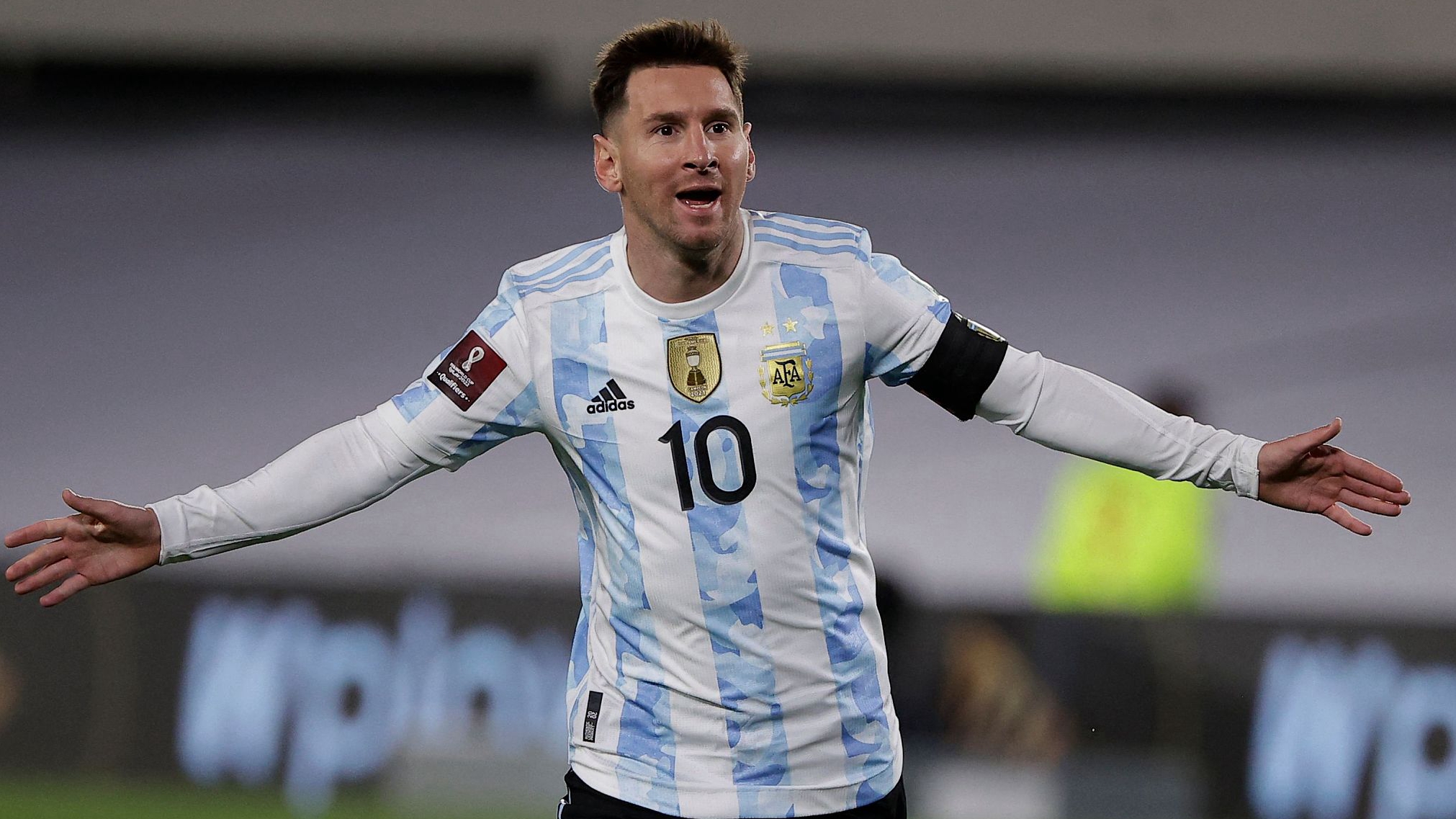 Messi thyen rekordin e Peles