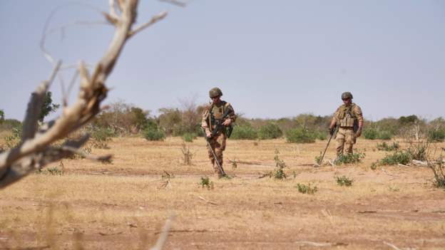 Ushtarët francezë vrasin udhëheqësin e grupit të Shtetit Islamik në Sahara