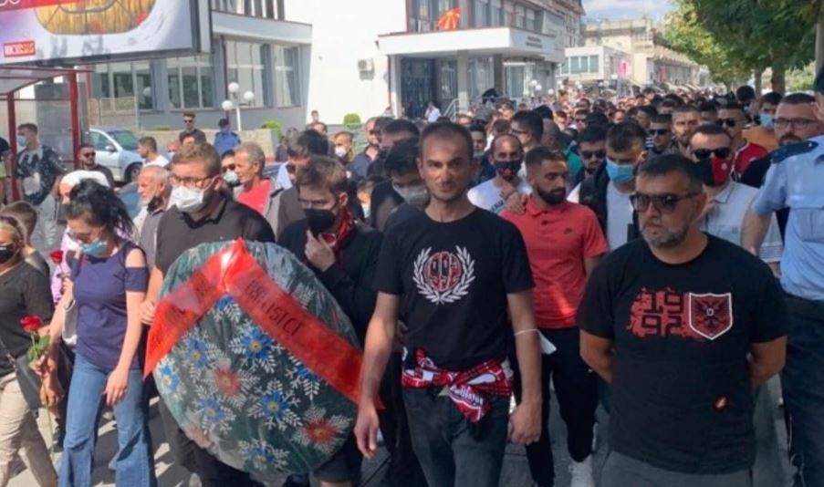 Marsh në përkujtim të viktimave të zjarrit në Tetovë