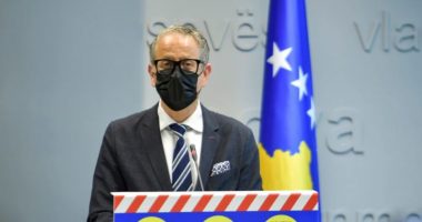 Vitia bën thirrje për vaksinim teksa hyjnë në fuqi masat e reja