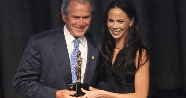 FOTO/Në fshehtësi të plotë, vajza e George Bush bëhet nënë për herë të parë