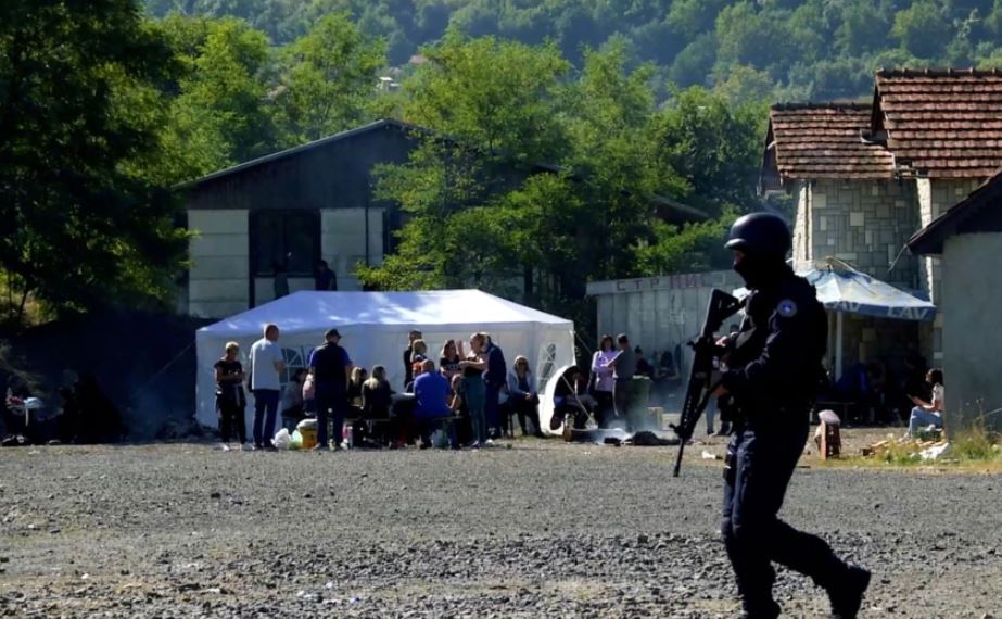 SHBA-ja dhe BE-ja kërkojnë uljen e tensioneve në veri