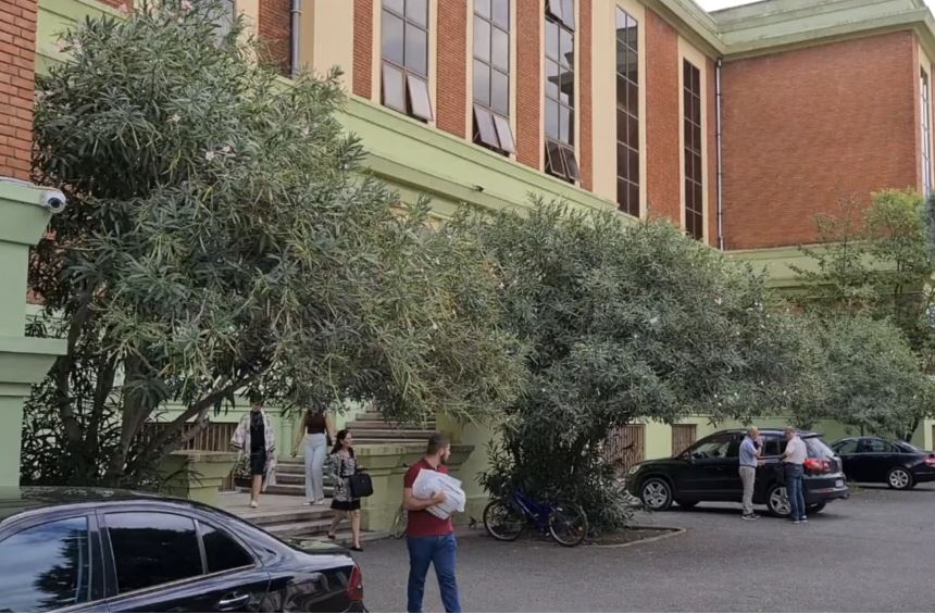 Studentët dhe largimi i shumë prej tyre për punësim jashtë Shqipërisë