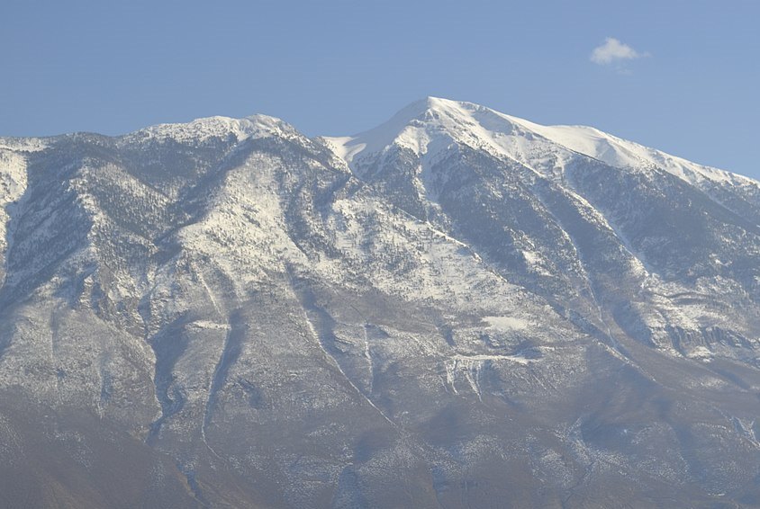 Bie bora e parë në Kosovë