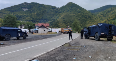 Tensioni me Serbinë për targat, deputeti i Vetëvendosjes: Jemi përgatitur për të gjithë skenarët