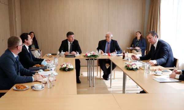 Sekretari gjerman për dialogun Kosovë-Serbi: E nevojshme të bëhen edhe kompromise të dhimbshme