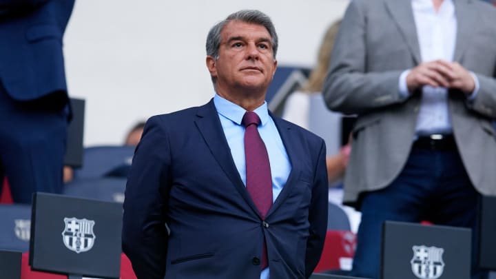 Laporta zbret në dhomat e zhveshjes pa praninë e Koeman