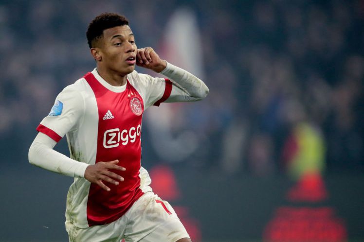 Ajax-it gati t’i “shkëputet” një tjetër yll, Neres drejt Premier League