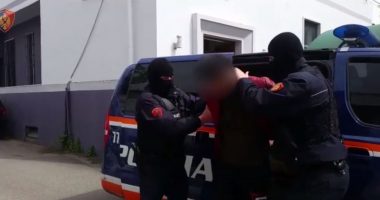 Transportonte emigrantë të paligjshëm, arrestohet 18-vjeçari