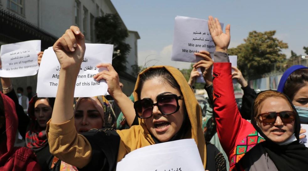 Gratë afgane protestojnë në Kabul, kërkojnë të drejta për studim dhe punësim