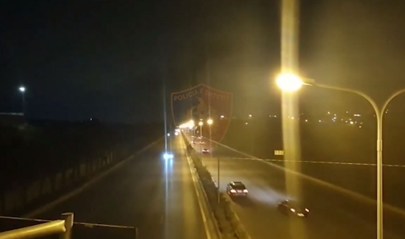 Me shpejtësi 156 km/h në Sauk, policia: Kapëm disa dhe ikëm se filloi shiu