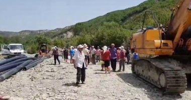 Gjykata në favor të banorëve: “JO” ujësjellës të ri në Sinec