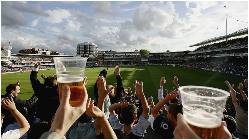 Festë e madhe në Angli, do rikthehet alkooli në stadiume pas 36 vitesh