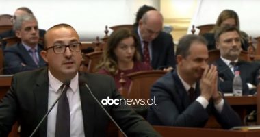 “Spitali i Lushnjes, vetëm për synetlliqe, heqin dy herë apendicitin”: Deputeti lushnjar godet sërish, demokratët në siklet nga e qeshura