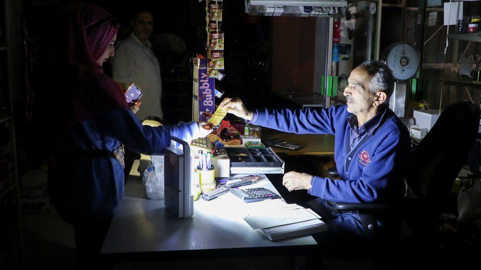 “Blackout” merr fund, në Liban rikthehet energjia pas 24 orësh