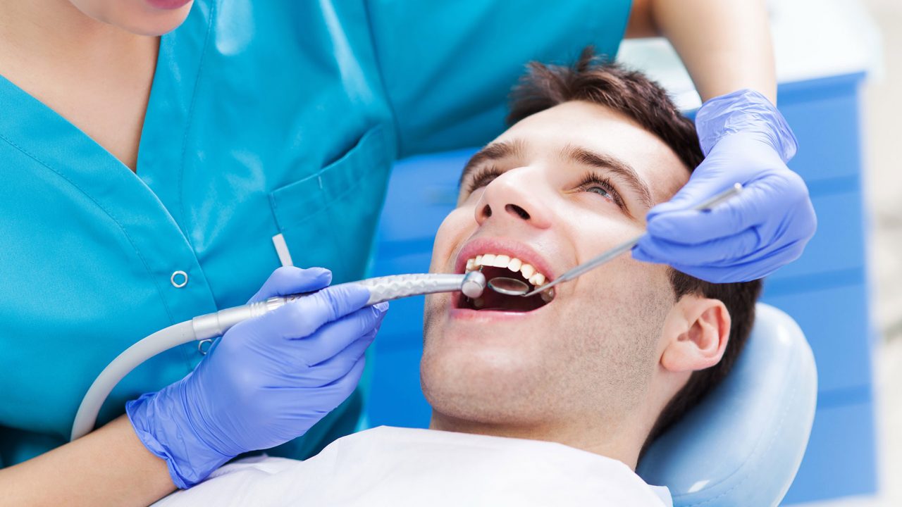 Tre hapa për të kapërcyer frikën nga dentisti