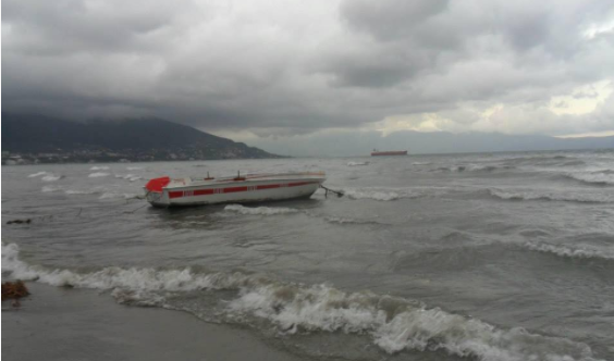 Shi dhe erë, pezullohet lundrimi i mjeteve të vogla detare dhe peshkimit në Vlorë