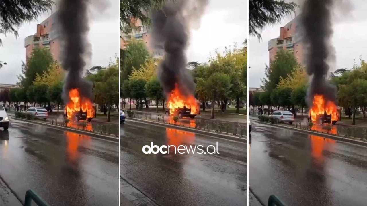 VIDEO/ Makina shpërthen në flakë në qendër të Elbasanit, zona pushtohet nga tymi