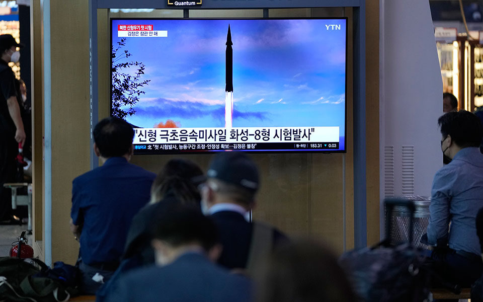 Koreja e Veriut teston raketën e re  kundërajrore