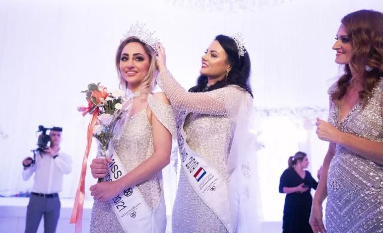 Miss Holanda tërhiqet nga Miss Bota: Nuk jam gati të vaksinohem