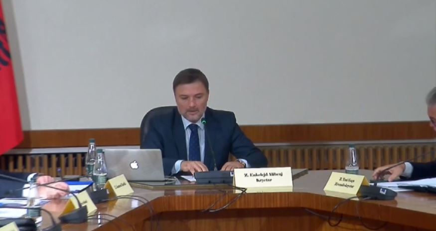 Begins the meeting of the Commission of Inquiry for 25th  April